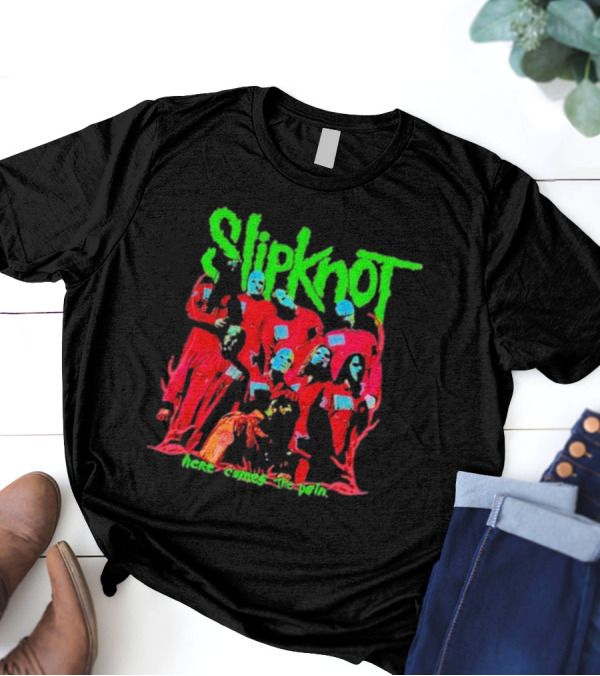 Slipknot Here Comes The Pain Text With Red Figures And Green Logo T-Shirt