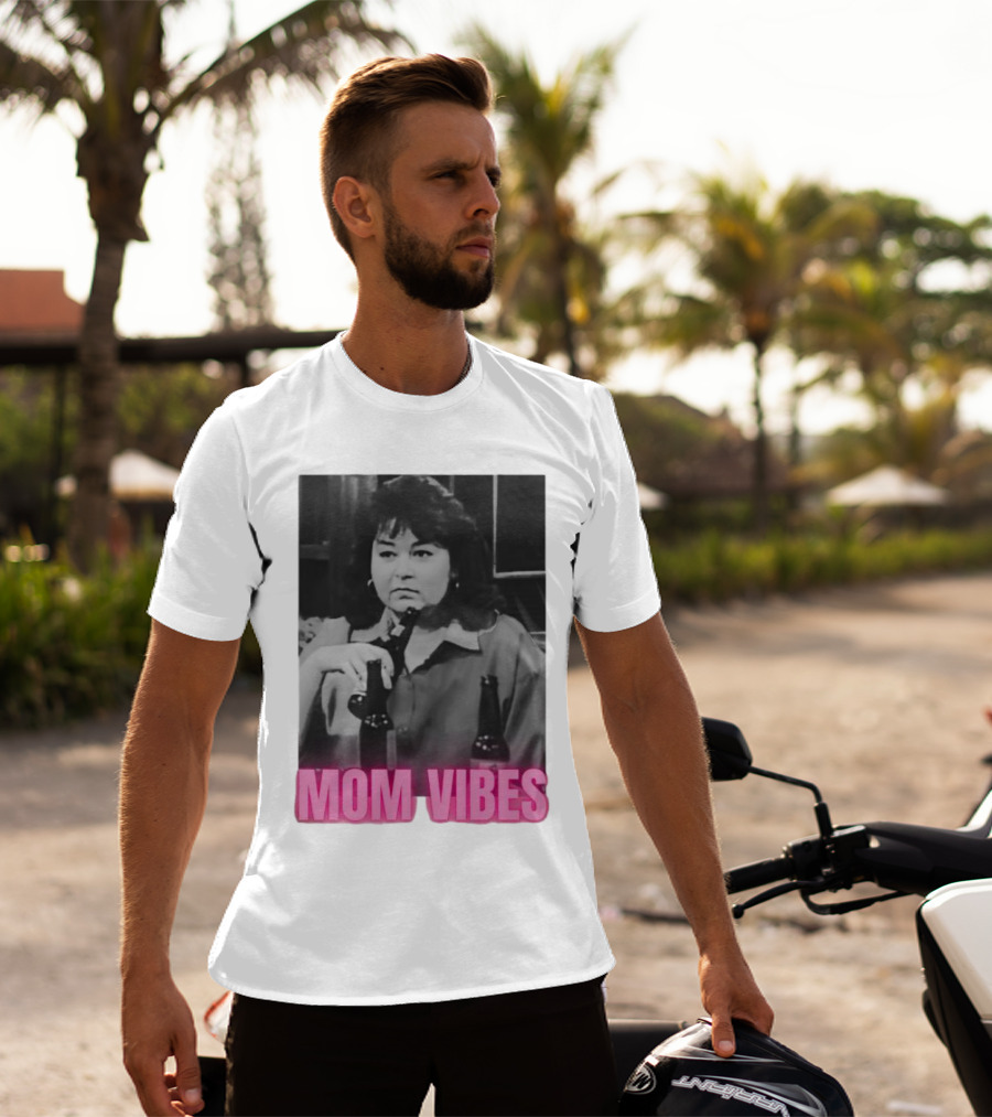 Mom Vibes Retro Style Black And White Image T-Shirt