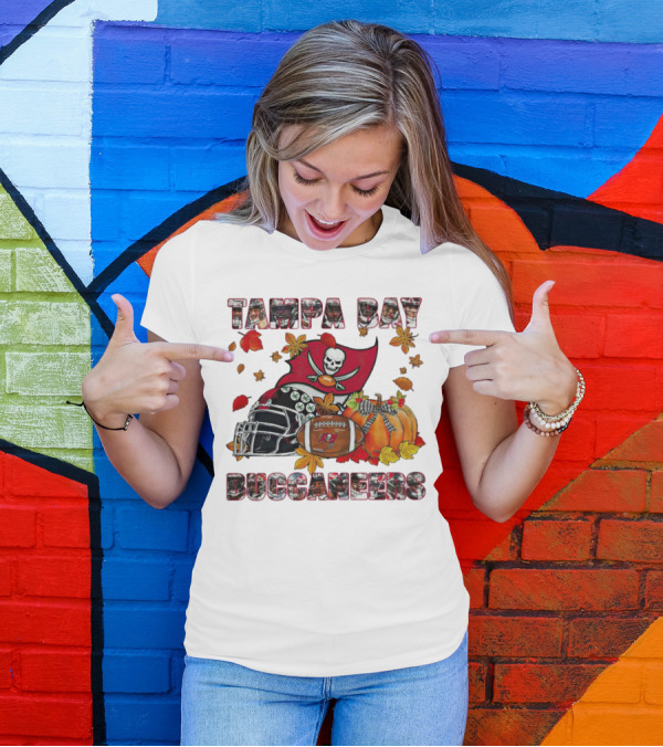 Tampa Bay Buccaneers Helmet Pumpkin Fall Football Leaves T-Shirt