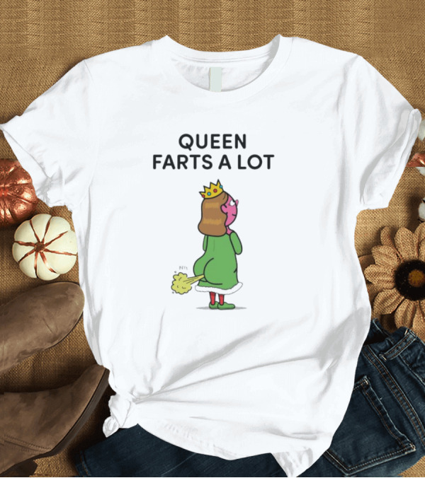 Queen Farts A Lot Christmas Queen In Green Dress With Crown T-Shirt