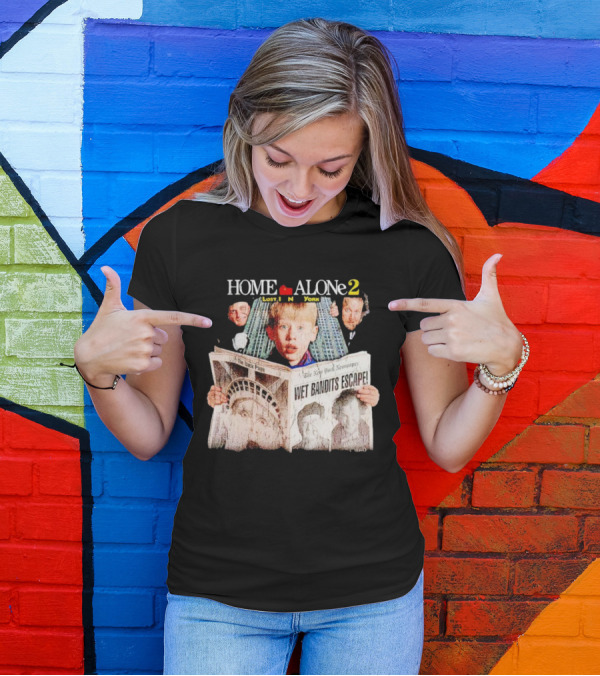 HOME ALONE 2 LOST IN NEW YORK WET BANDITS ESCAPE NEW YORK NEWSPAPER T-Shirt
