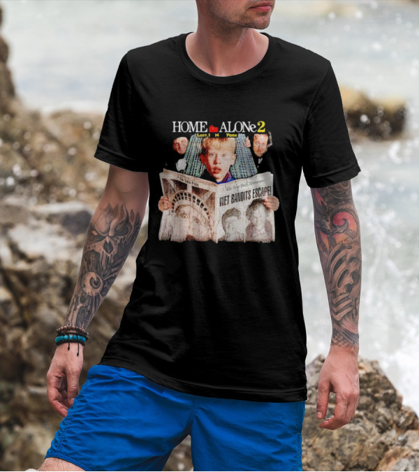 HOME ALONE 2 LOST IN NEW YORK WET BANDITS ESCAPE NEW YORK NEWSPAPER T-Shirt