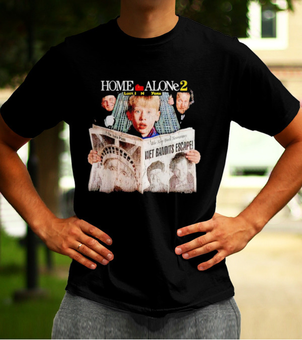 HOME ALONE 2 LOST IN NEW YORK WET BANDITS ESCAPE NEW YORK NEWSPAPER T-Shirt