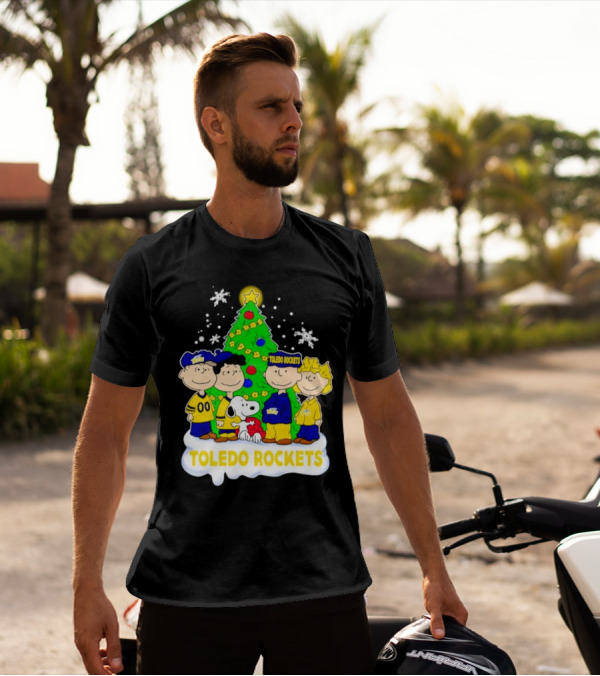 Peanuts Toledo Rockets Christmas Tree With Snoopy And Friends T-Shirt