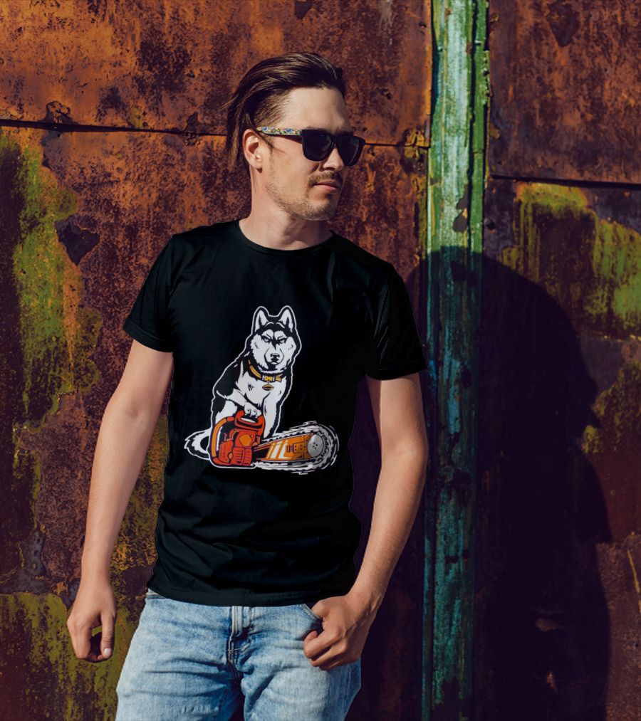 Washington Huskies Beaver Buster Chainsaw Dog T-Shirt