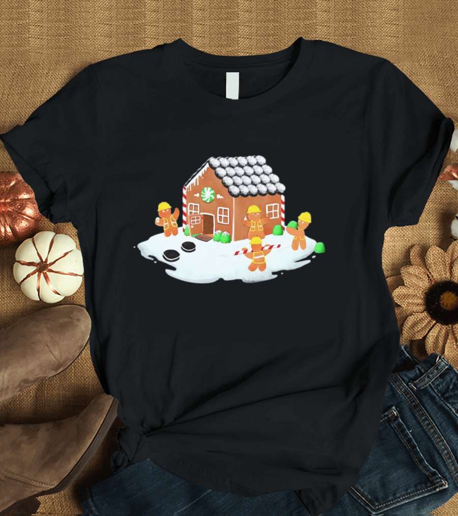Gingerbread House Construction Crew Christmas Scene T-Shirt