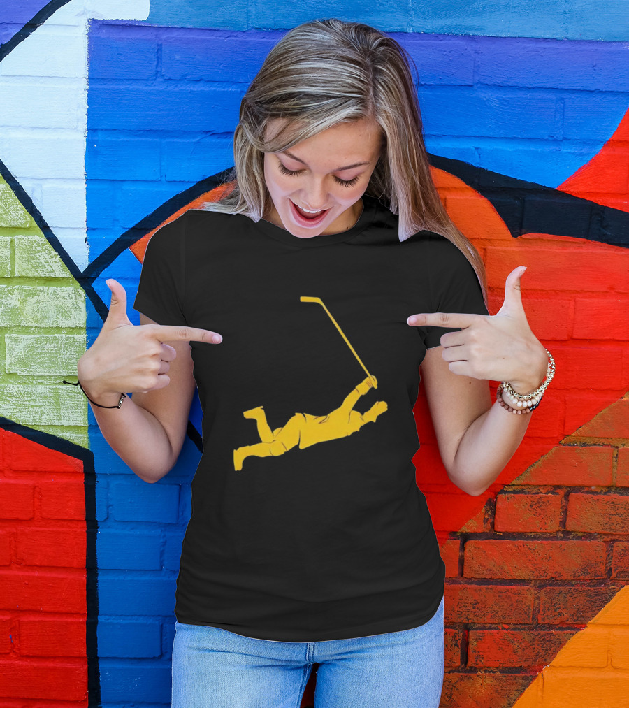 Bobby Orr Flying Hockey T-Shirt