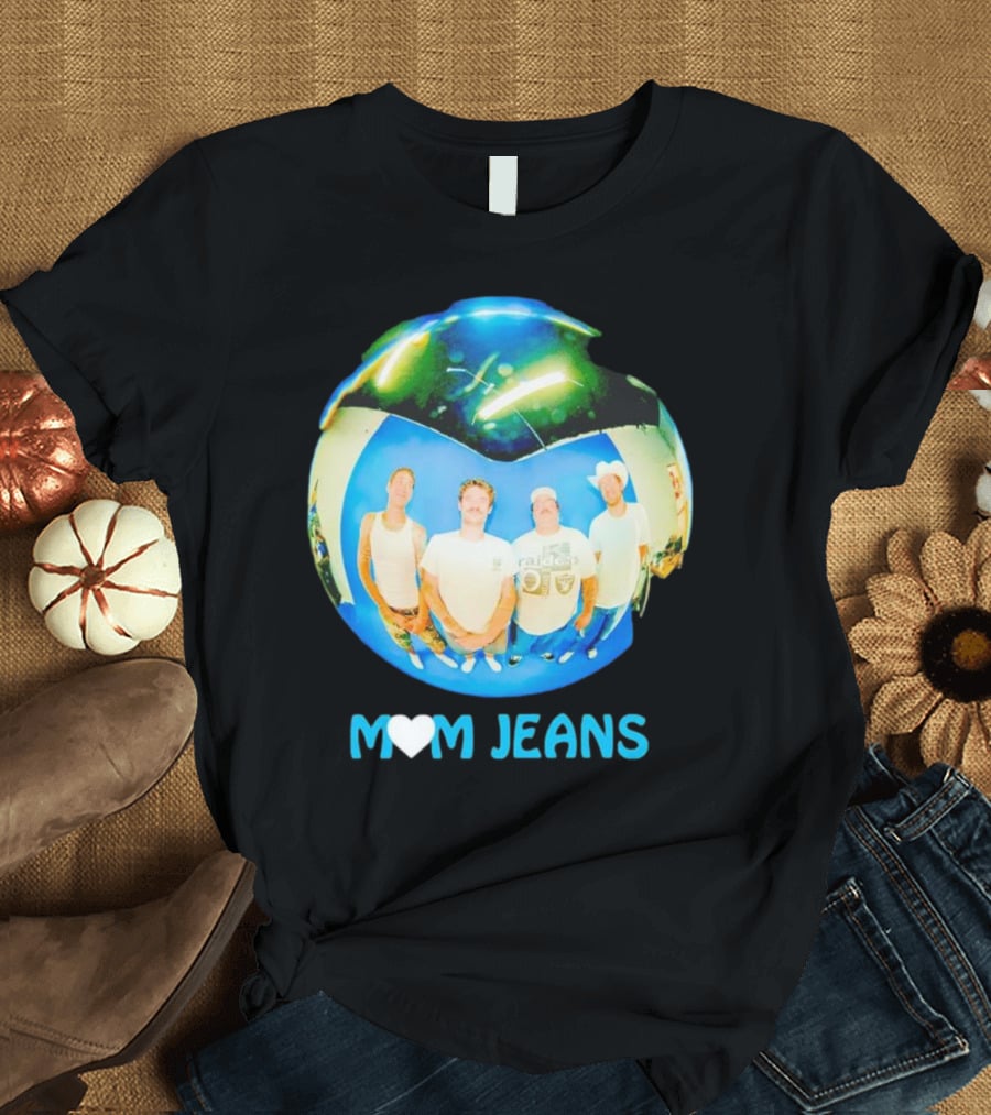 Mom Jeans Heart Raiders Orb Photo T-Shirt