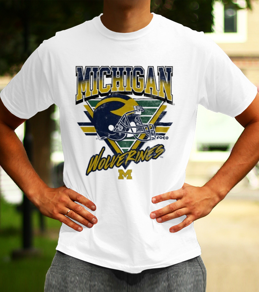 Michigan Wolverines Vintage Triangle Football Helmet M T-Shirt