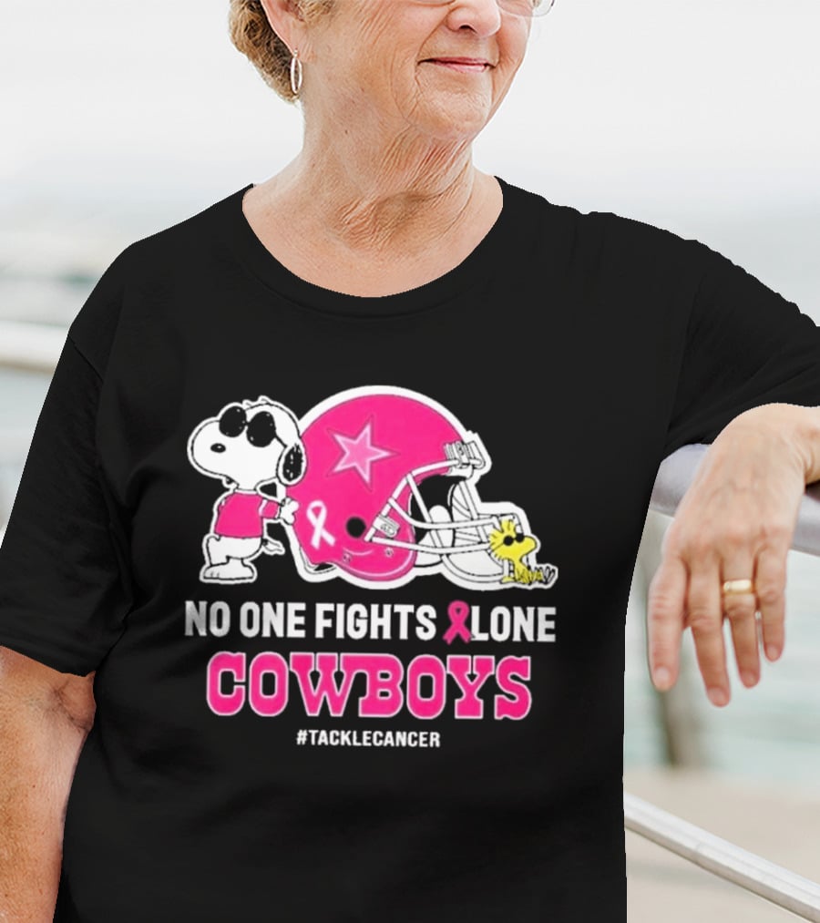 Snoopy And Woodstock No One Fights Alone Cowboys #TackleCancer T-Shirt