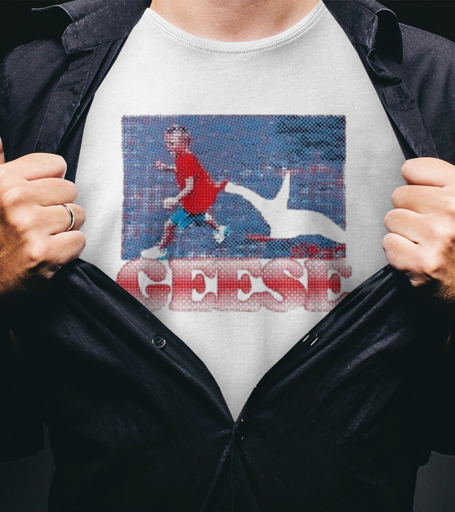 Geese Goose Bite Chase Red Shirt Kid Oval Open Mouth T-Shirt