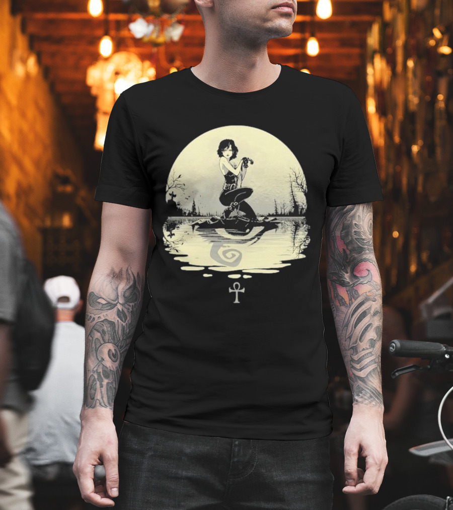 The Sandman Death Ankh Reflected In Moonlit Water Scene T-Shirt