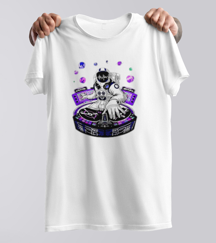 Astronaut Psychedelic DJ Psytrance Techno EDM Festival Space Music Bubbles T-Shirt