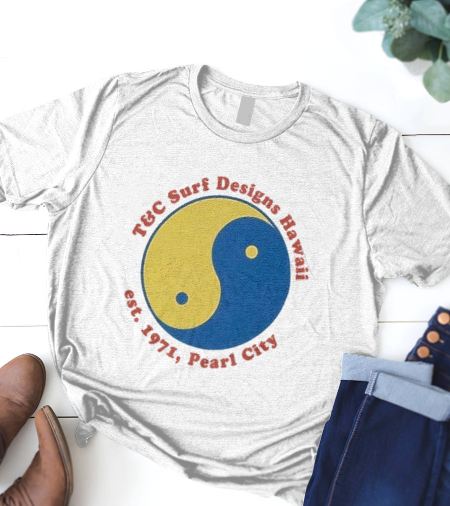 T&C Surf Designs Hawaii Est 1971 Pearl City Yin Yang T-Shirt