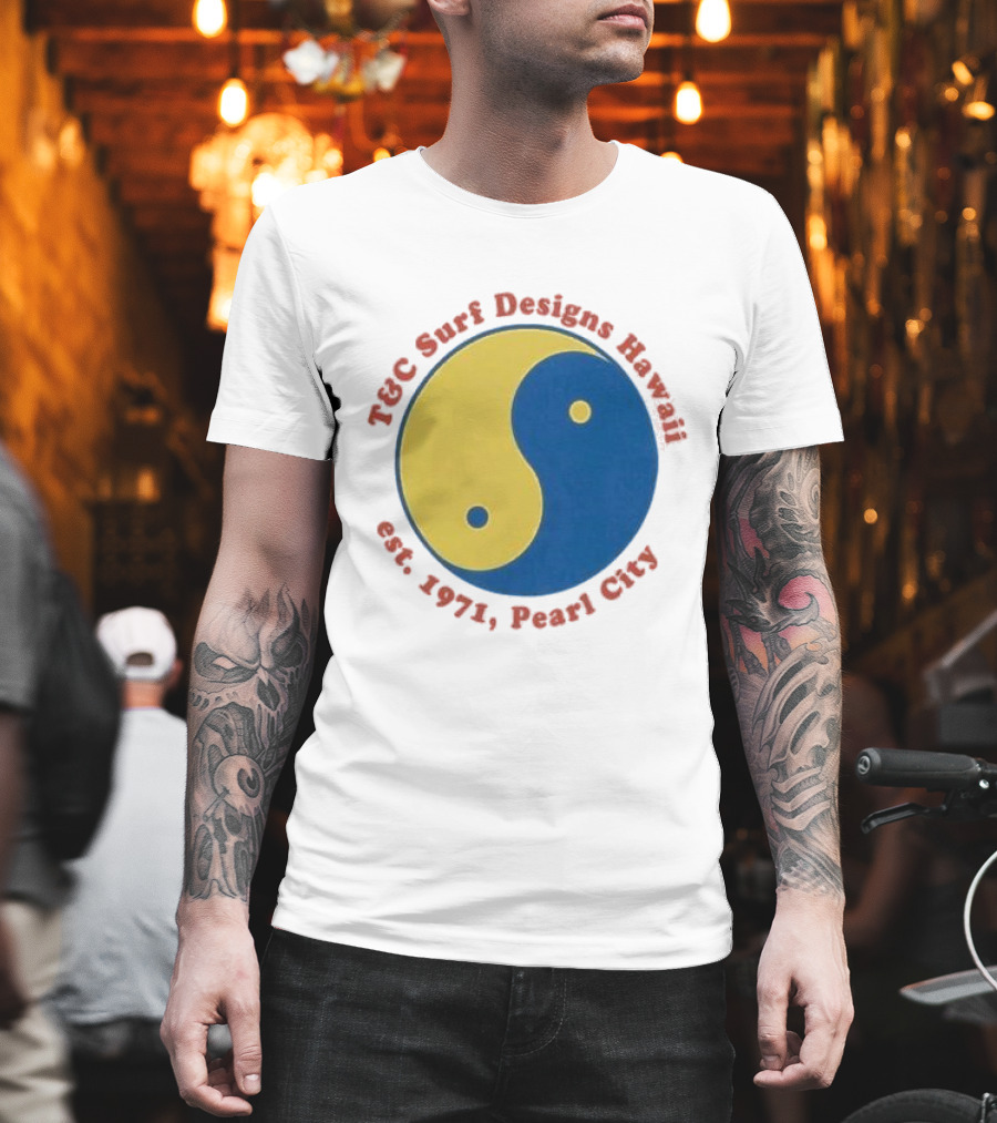 T&C Surf Designs Hawaii Est 1971 Pearl City Yin Yang T-Shirt