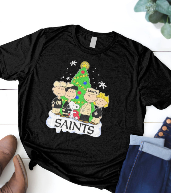 New Orleans Saints Snoopy Christmas Tree Peanuts Characters Snowflakes T-Shirt
