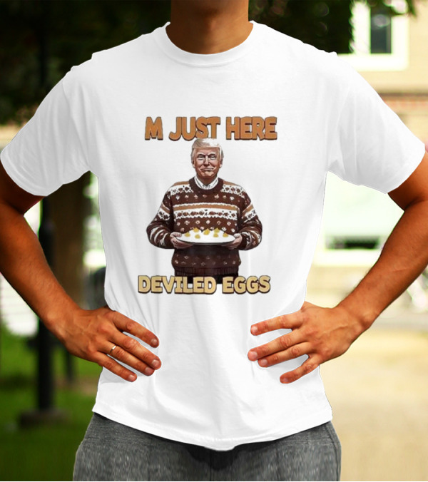 Thanksgiving M Just Here For Deviled Eggs Sweater Holding Plate T-Shirt