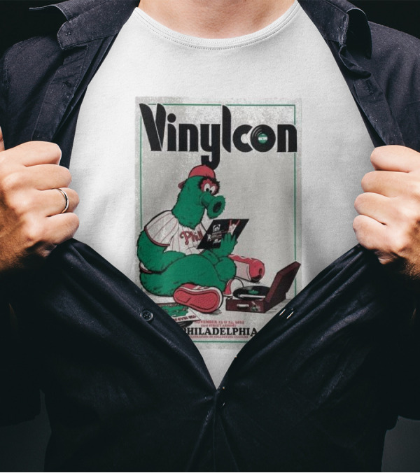 Vinylcon Philadelphia Phillies Mascot At 23rd St Armory Listening On Turntable T-Shirt