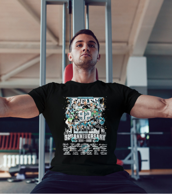 Philadelphia Eagles 92nd Anniversary 1933-2025 Signatures And Team Collage With Skyline Background T-Shirt