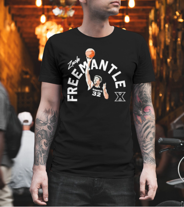 Zach Freemantle Xavier Musketeers Basketball Player 32 Dunking Action T-Shirt