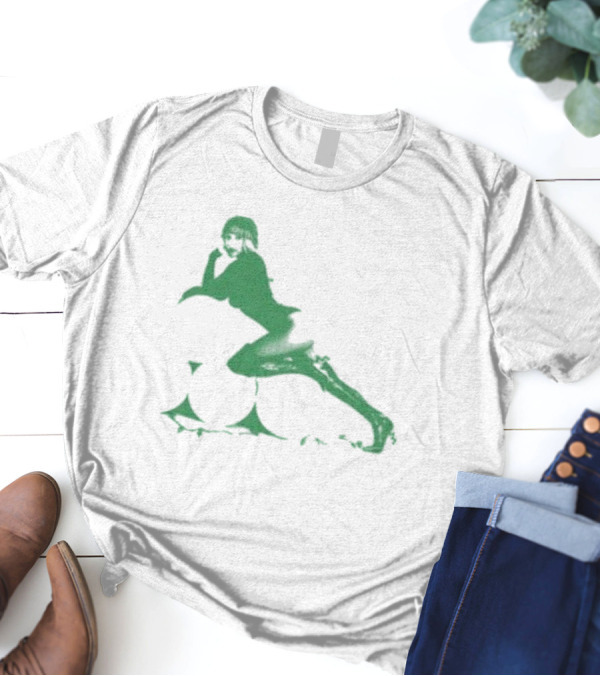 1Wish Ava Max Christmas Iconic Green Festive T-Shirt